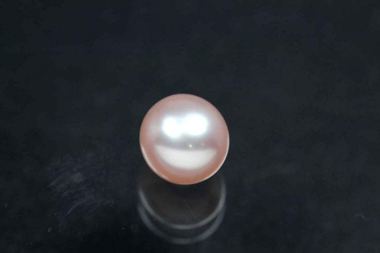 Freshwater pearls, half drilled round, approx.size Ø5,0-5,5mm, color rose