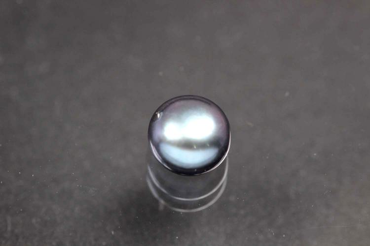 Süßwasserperlen, angebohrt Button, ca.Maße Ø6,5-7,0mm, Hoch 4,5-5,0mm, Farbe peacock