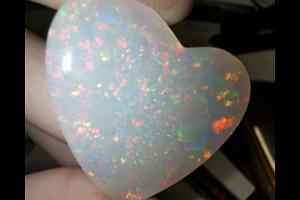 Traumhafter Brasilianischer Crystal Herz Opal ca.70,7 ct, ca. Maße Länge 41,0 mm, Breite 36,4 mm, Höhe 7,0 mm,