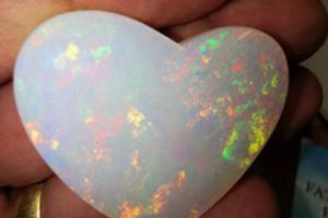 Brasilianischer Crystal Herz Opal ca.70,7,ct