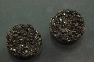 Quarz Druzy, Form rund, Farbe schwarzfarben, ca Maße Ø 10mm, Höhe 4,0-5,2 mm