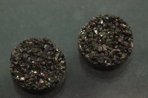 Quarz Druzy, Form rund, Farbe schwarzfarben, ca Maße Ø 10mm, Höhe 4,0-5,2 mm