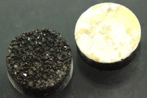 Quarz Druzy, Form rund, Farbe schwarzfarben, ca Maße Ø 12mm, Höhe 4,2-6,0 mm