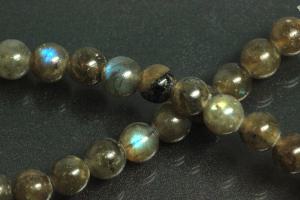 Labradorit spherical gemstone strand, approx. dimensions Ø 8mm, approx. 39,0 - 40,0cm long.