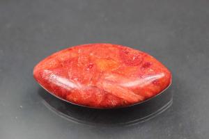 Schaumkorallanhänger gepresst rot Ellipse Maße 38 x 20mm, 9mm stark, Bohrung Ø ca. 1,2mm, längs gebohrt