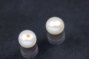 Süßwasserperlen, angebohrt Button, ca.Maße Ø6,0-6,5mm, Hoch 5,0-5,5mm, Farbe weiss