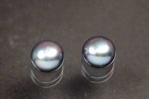 Süßwasserperlen, angebohrt Button, ca.Maße Ø6,5-7,0mm, Hoch 4,5-5,0mm, Farbe peacock