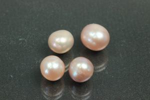 Freshwater pearl lot, undrilled, approx. dimensions 6.0mm to approx. 7.5mm, oval shape, color shades of plum.