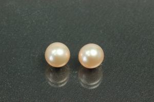 Freshwater pearls, undrilled round, approx.size Ø7,0mm, color shades of salmon