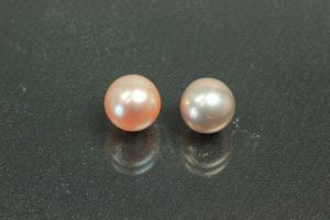 Freshwater pearls, undrilled round, approx.size Ø7,0mm, color shades of peach