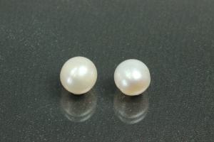 Freshwater pearl, undrilled, semi round, approx. dimensions 6.5mm to approx. 7.0mm, oval shape, color shades of white.